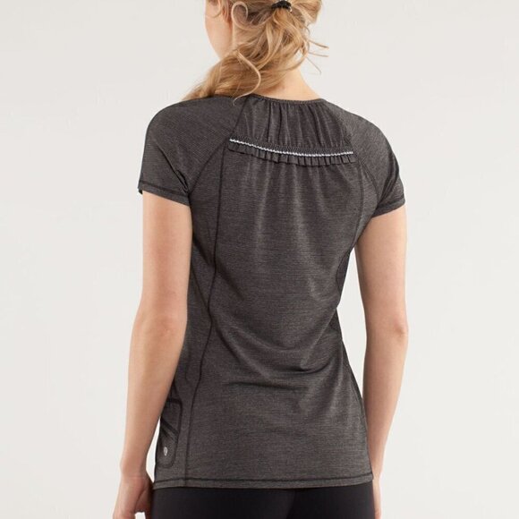 Lululemon Run: Wild Short Sleeve Tech - 4 Black (Charcoal Grey) - Picture 2 of 7